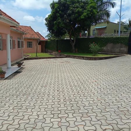 Crane Serviced Apartments Entebbe Room photo