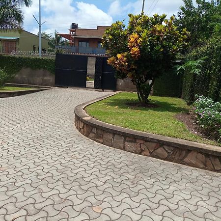 Crane Serviced Apartments Entebbe Room photo
