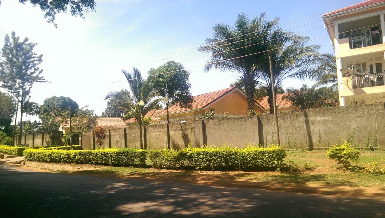 Crane Serviced Apartments Entebbe Exterior photo