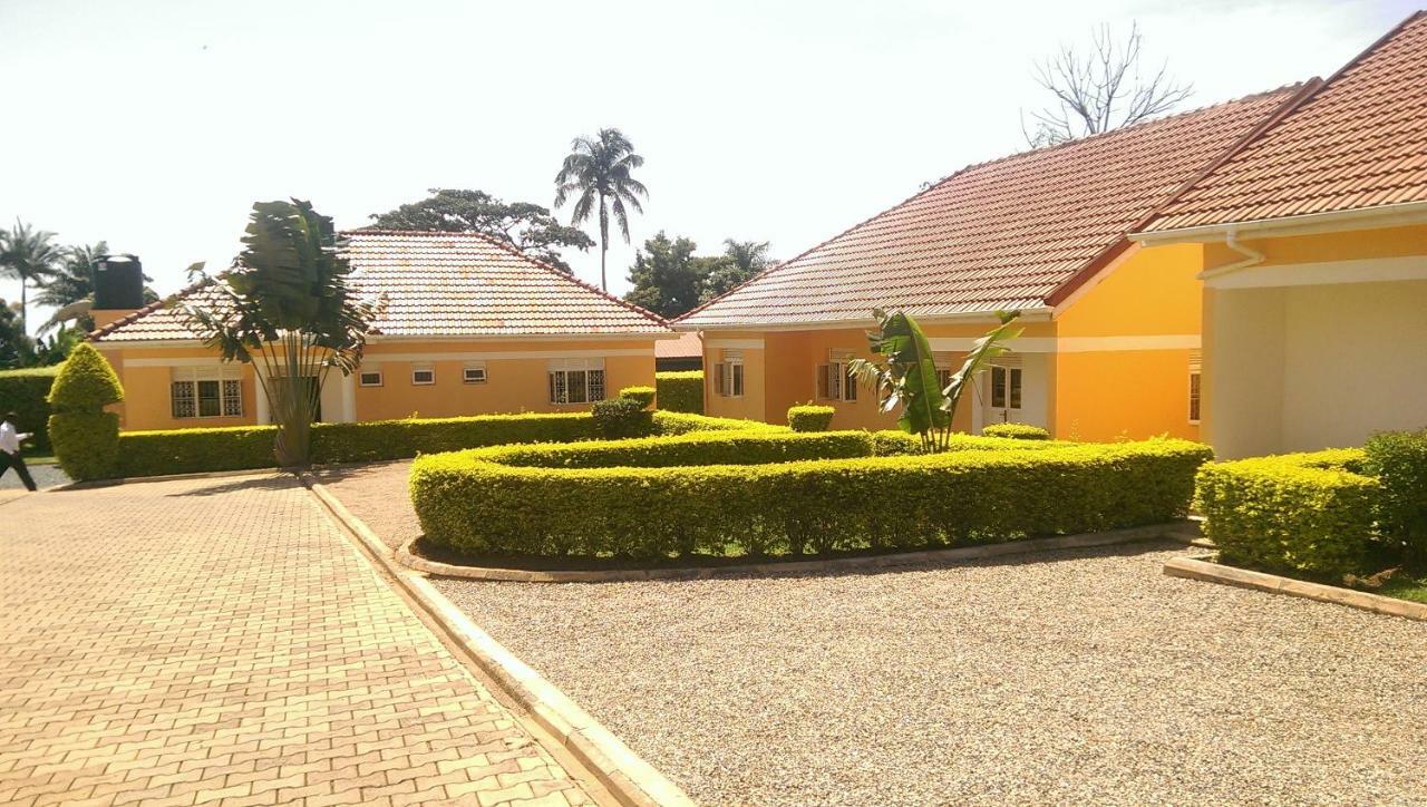 Crane Serviced Apartments Entebbe Exterior photo